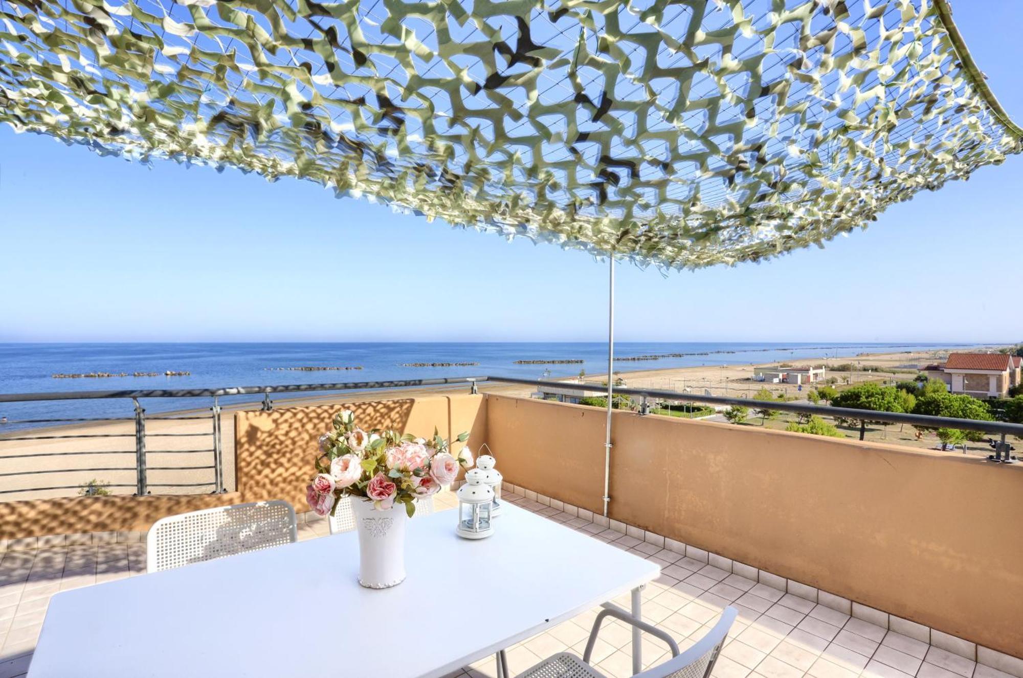 Mazzarosa Residence Roseto Degli Abruzzi Exterior foto